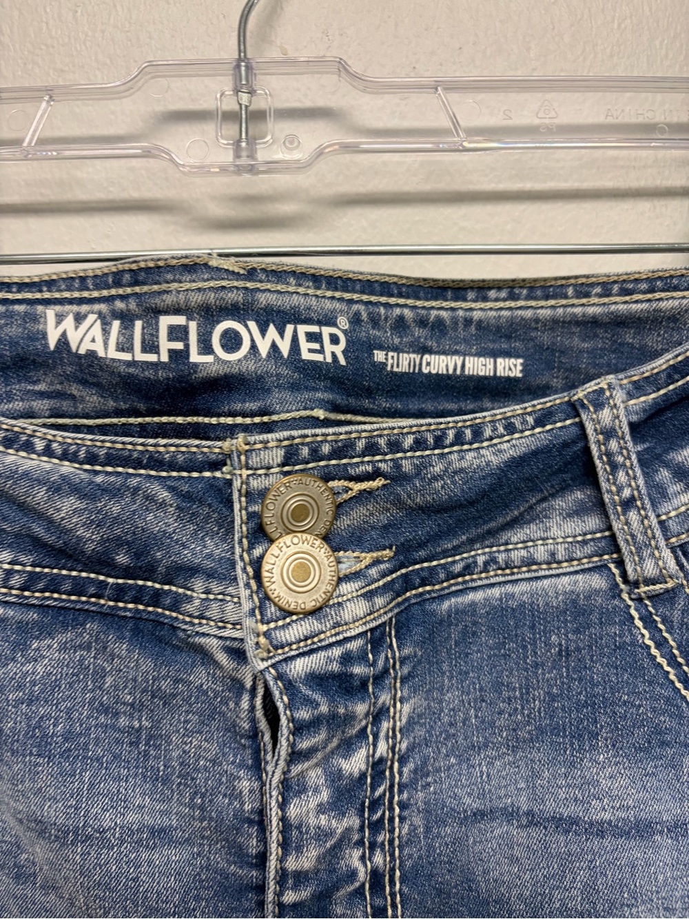 Wallflower Cropped Denim Pants - Picture 3 of 9